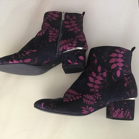 Floral Ankle Boots - Picture 4 of 6